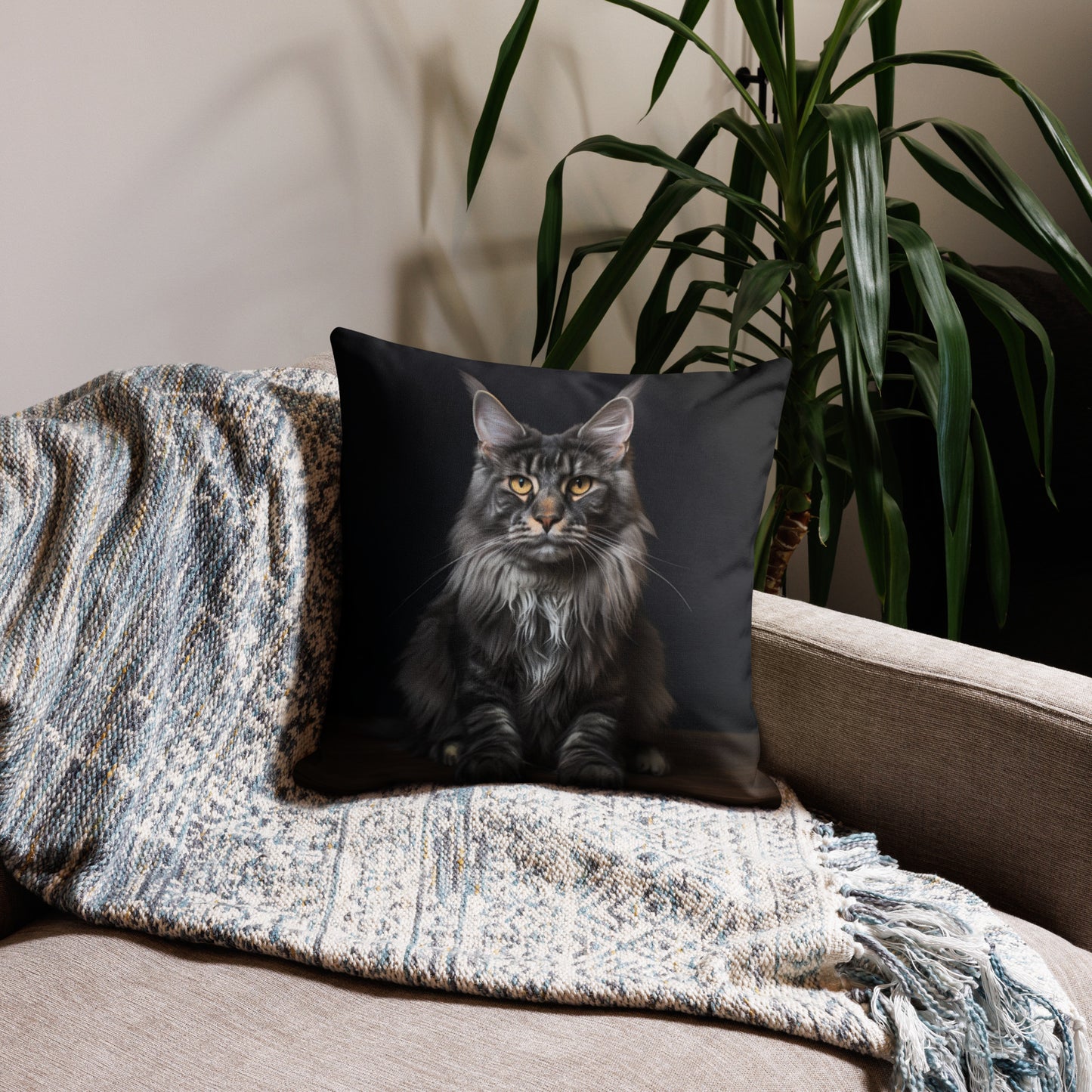 Grey Maine Coon | Premium Throw Pillow